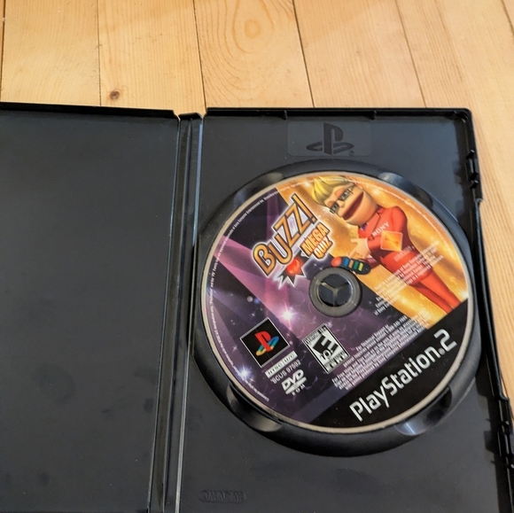 Buzz! The Mega Quiz for Sony 2 - Black Case Used - Picture 4 of 5